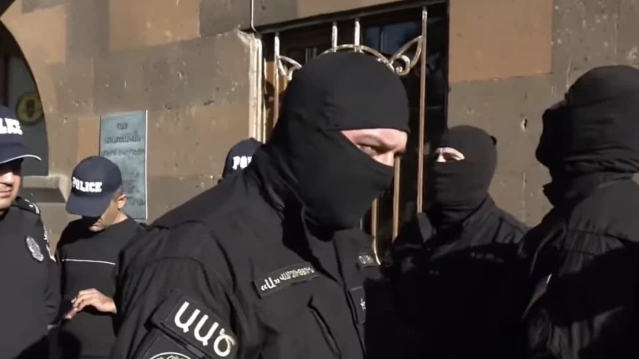 Politicieni pro-ruși, arestați după alegeri tensionate in Armenia