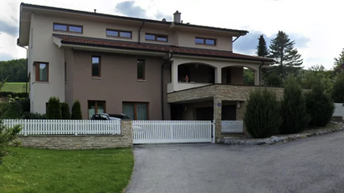 Vila din Austria și afacerile imobiliare ale lui Călin Georgescu. Ce arată investigațiile jurnalistice despre tranzacțiile de peste un milion de euro